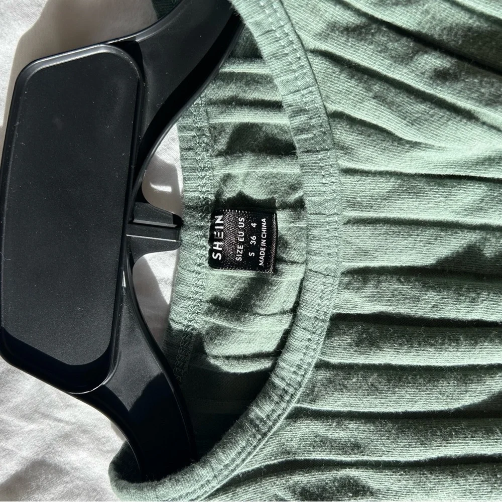 Adjustable Ruched Ribbed Dress - Picture 4 of 4